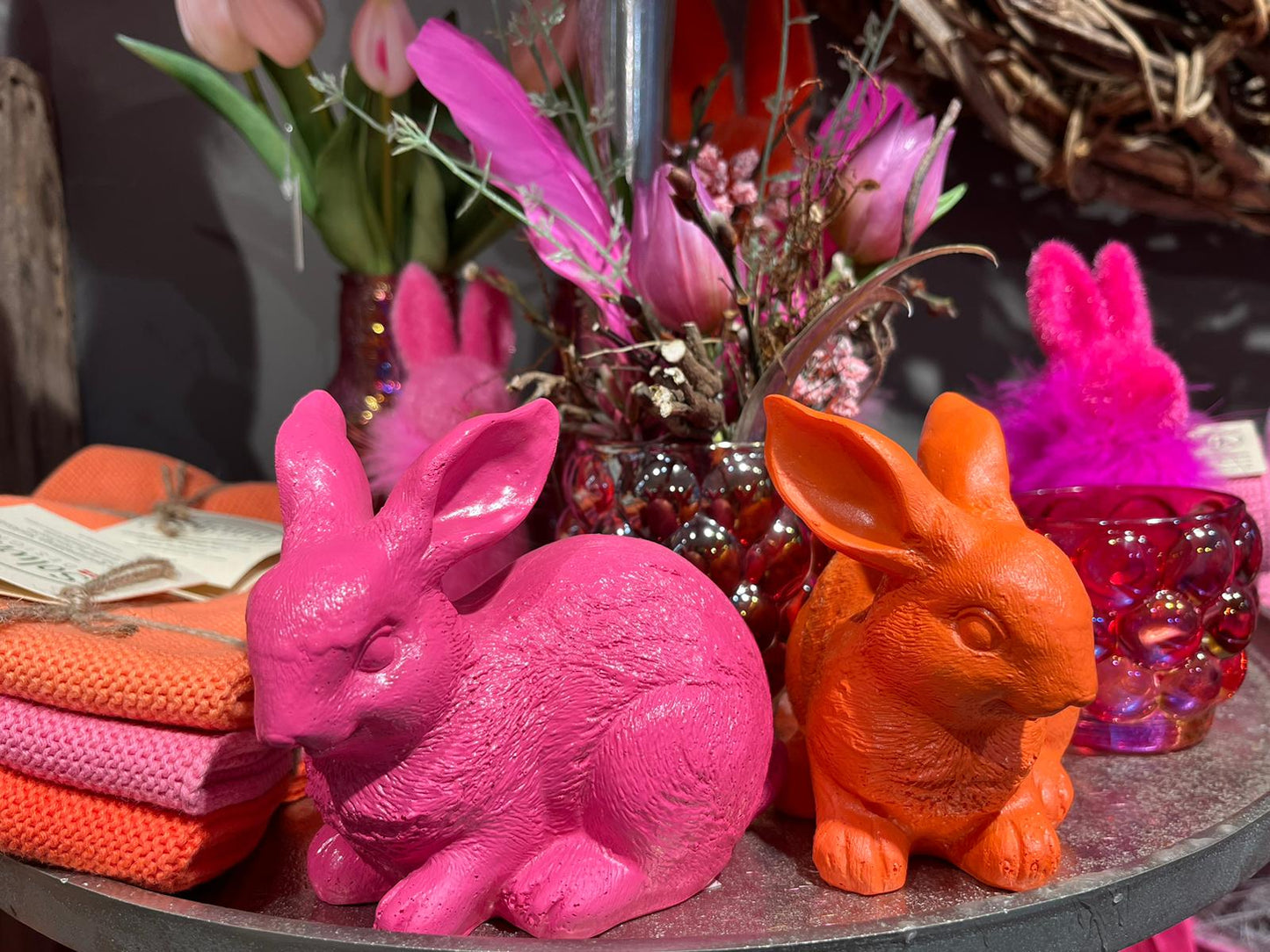 Hase Polyresin liegend