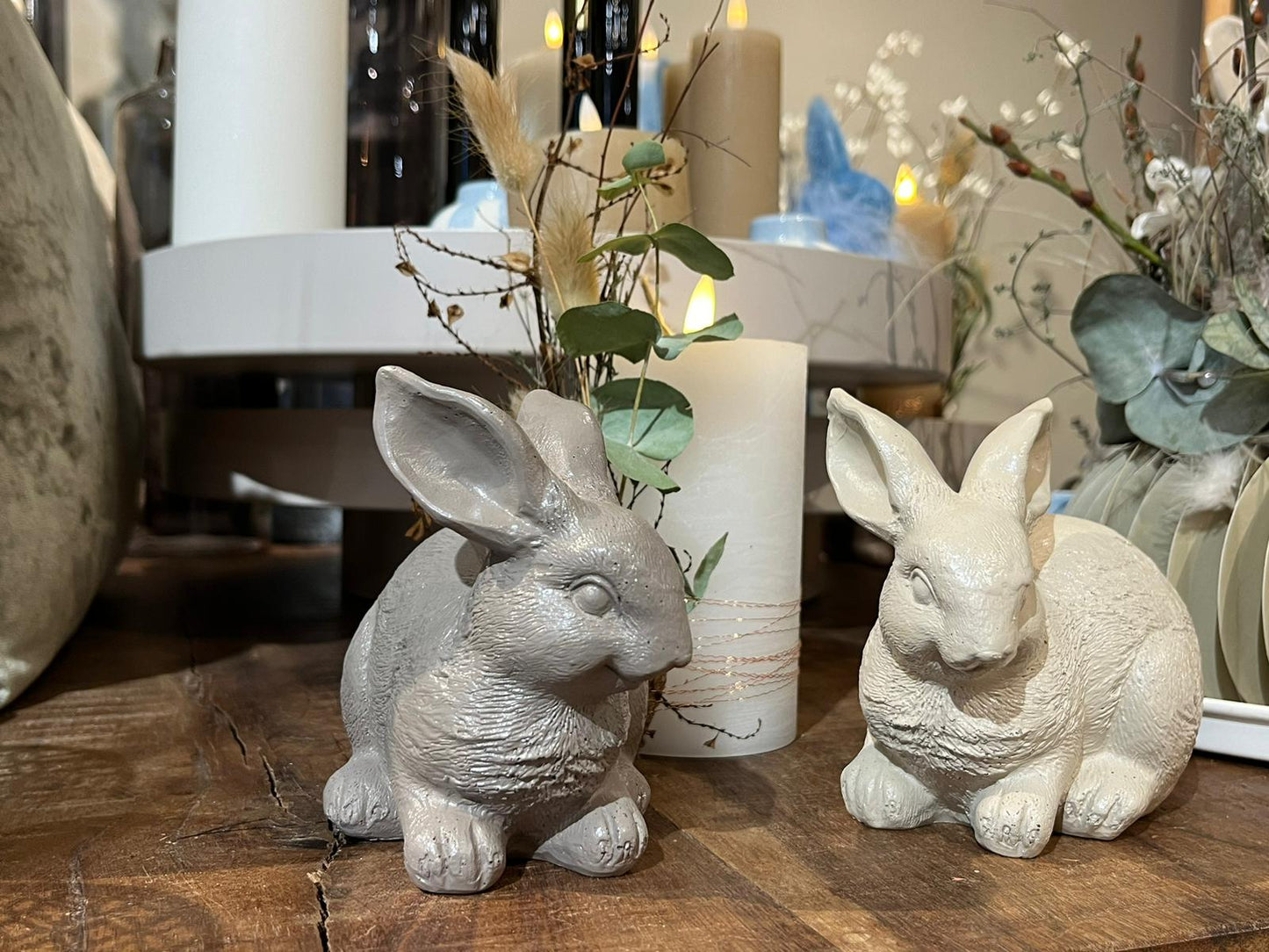 Hase Polyresin liegend