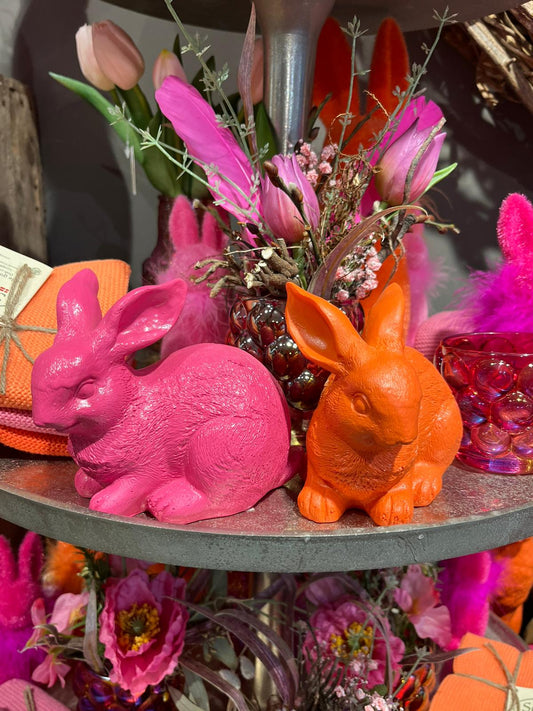 Hase Polyresin liegend